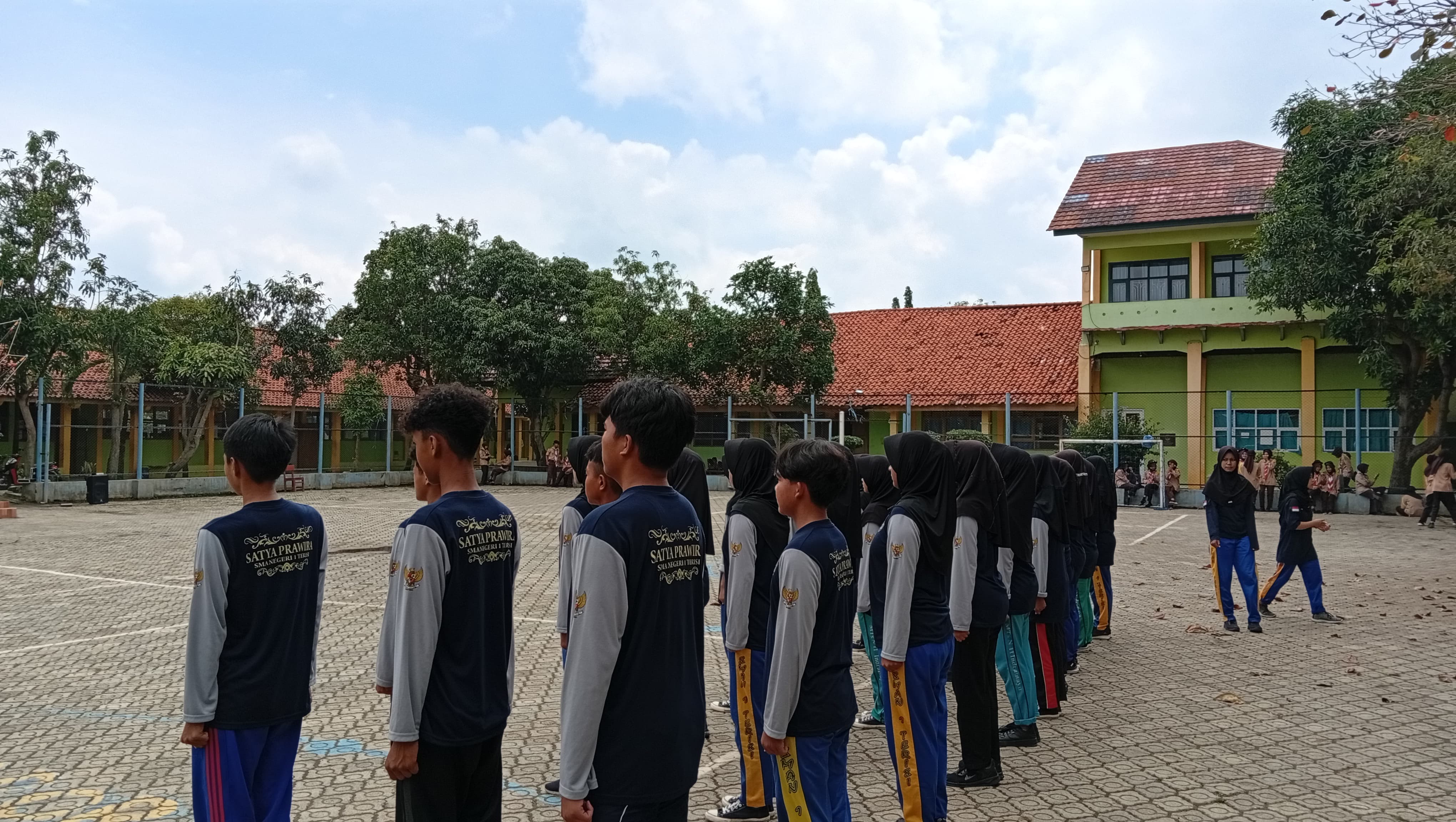 "Panas Tak Menghalangi, Lelah Tak Menghentikan."